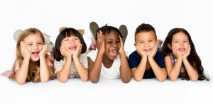 <a href="https://www.freepik.com/free-photo/group-diverse-cheerful-kids_18415304.htm#query=crian%C3%A7as&position=2&from_view=search&track=sph">Image by rawpixel.com</a> on Freepik